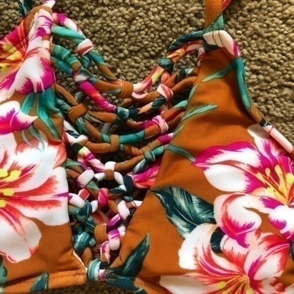 NEW NWT XHILARATION Macrame Strappy High Neck Bikini Top Mustard Gold Floral XS - Picture 5 of 9